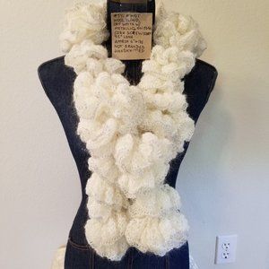 #541 NWOT RARE Hand Knitted Winer White Scarf 45" X 6"